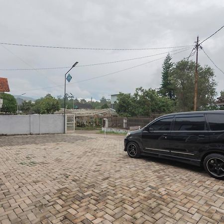 Reddoorz Plus Near Lembang Park & Zoo Exterior photo
