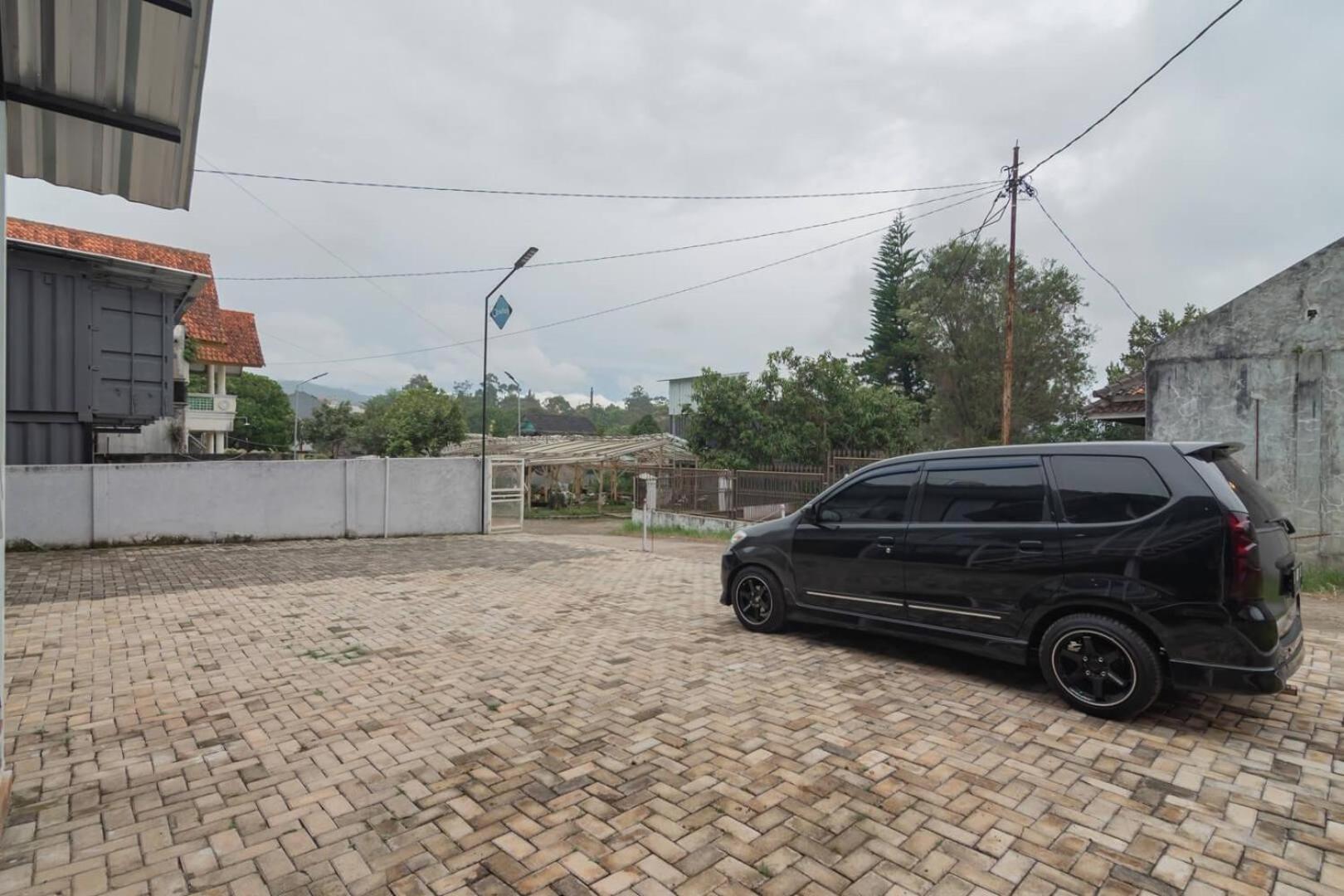 Reddoorz Plus Near Lembang Park & Zoo Exterior photo