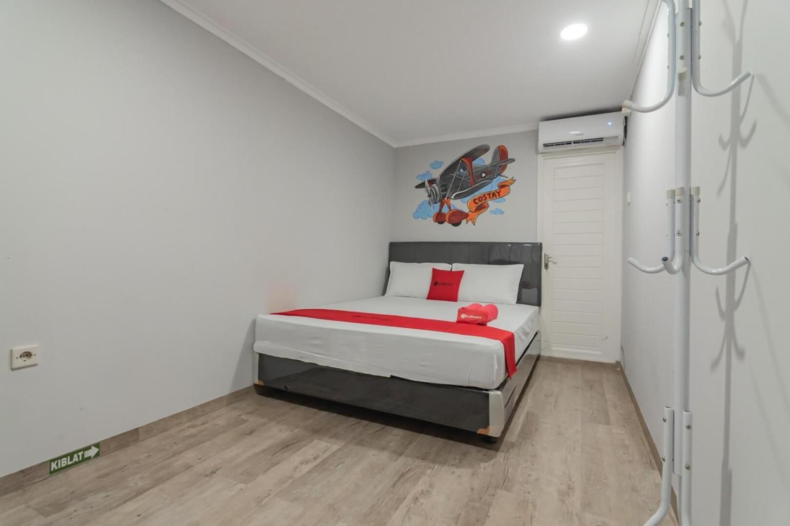 Reddoorz Plus Near Lembang Park & Zoo Exterior photo