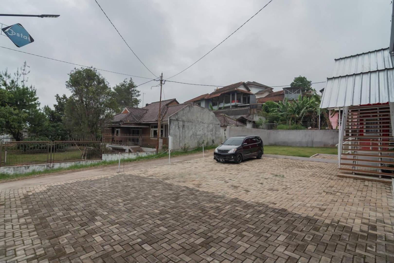 Reddoorz Plus Near Lembang Park & Zoo Exterior photo